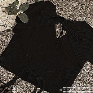 Black knitted crop top 🖤